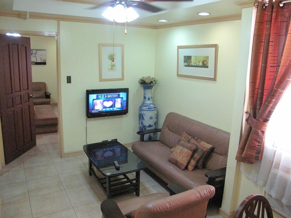 Makati Suites At Travelers Inn San Pedro Makati Eksteriør billede