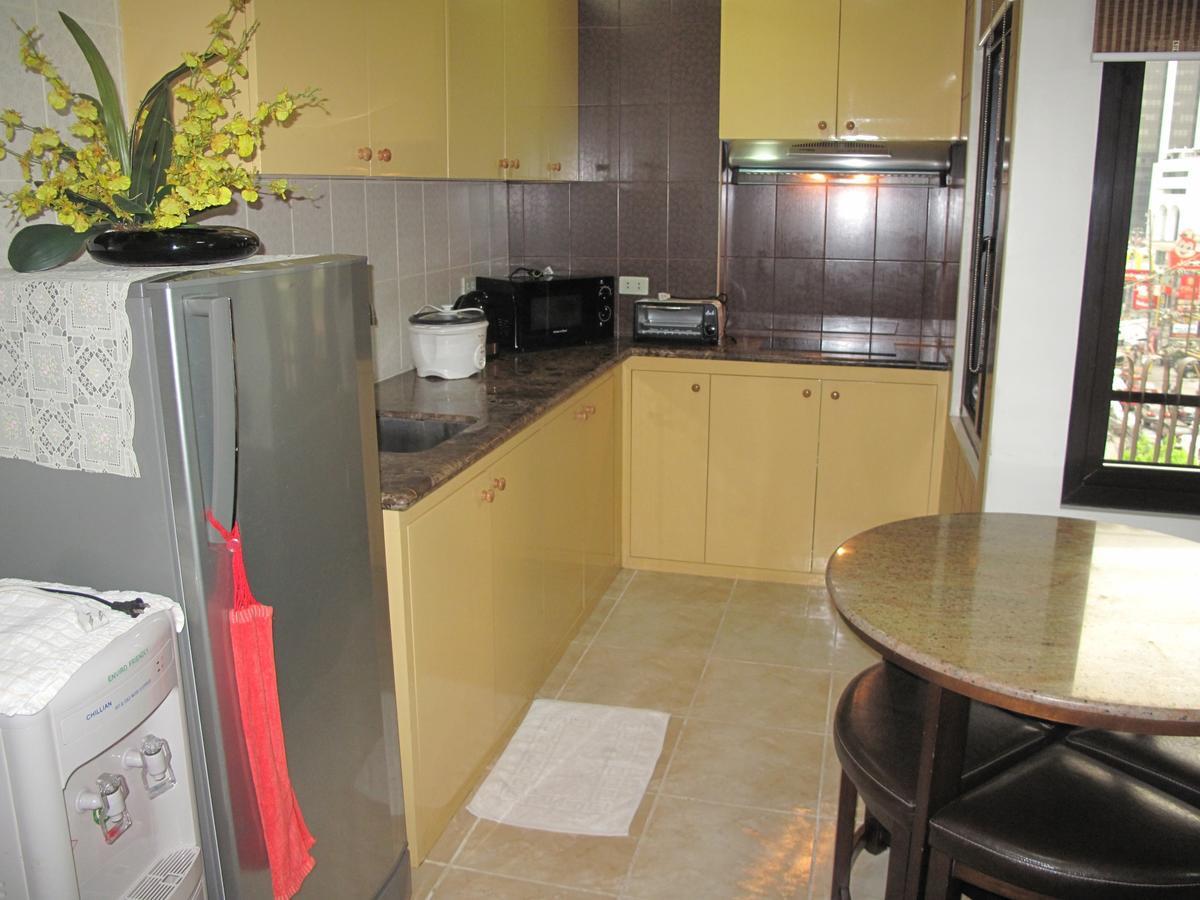 Makati Suites At Travelers Inn San Pedro Makati Eksteriør billede