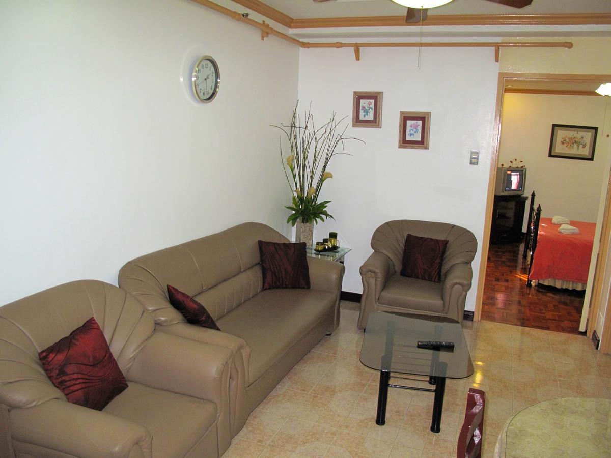 Makati Suites At Travelers Inn San Pedro Makati Eksteriør billede