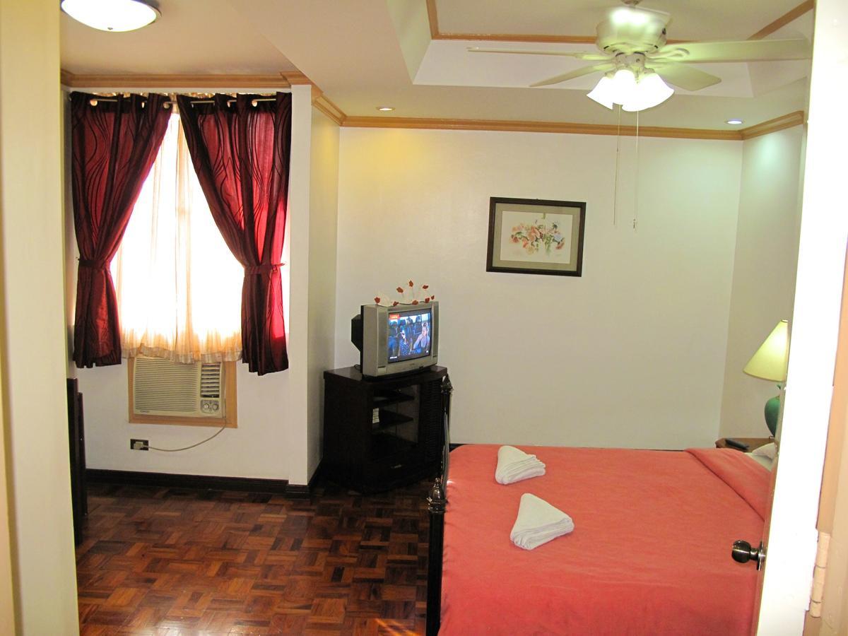 Makati Suites At Travelers Inn San Pedro Makati Eksteriør billede