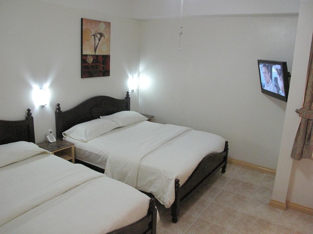 Makati Suites At Travelers Inn San Pedro Makati Eksteriør billede