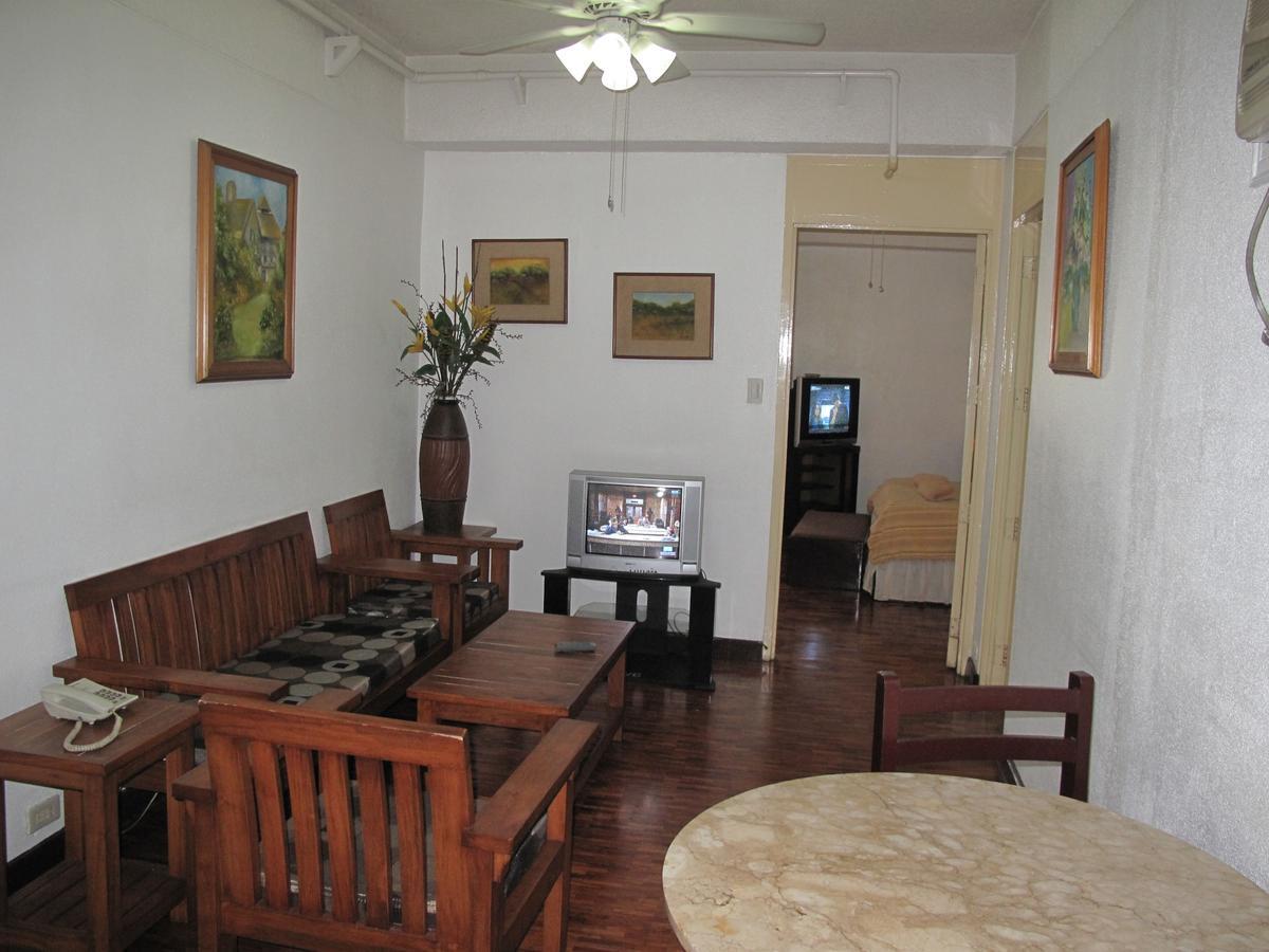 Makati Suites At Travelers Inn San Pedro Makati Eksteriør billede