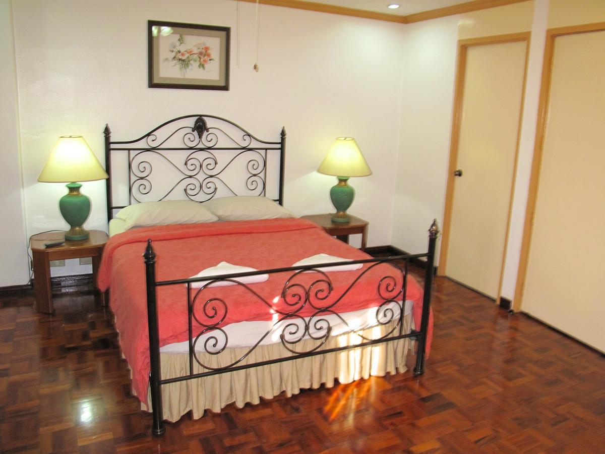 Makati Suites At Travelers Inn San Pedro Makati Eksteriør billede