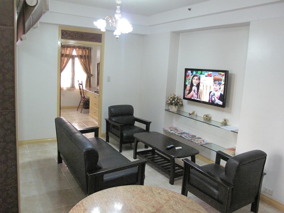 Makati Suites At Travelers Inn San Pedro Makati Eksteriør billede
