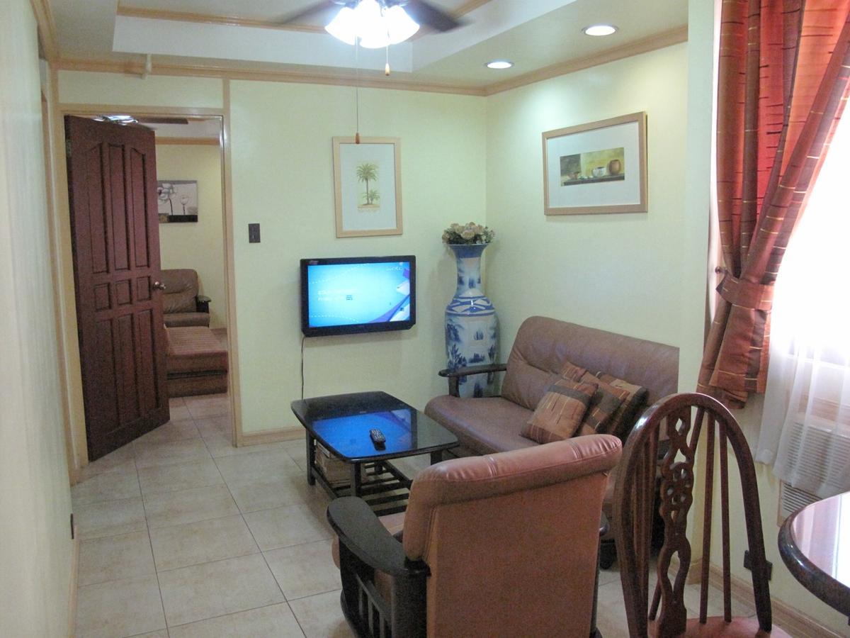Makati Suites At Travelers Inn San Pedro Makati Eksteriør billede