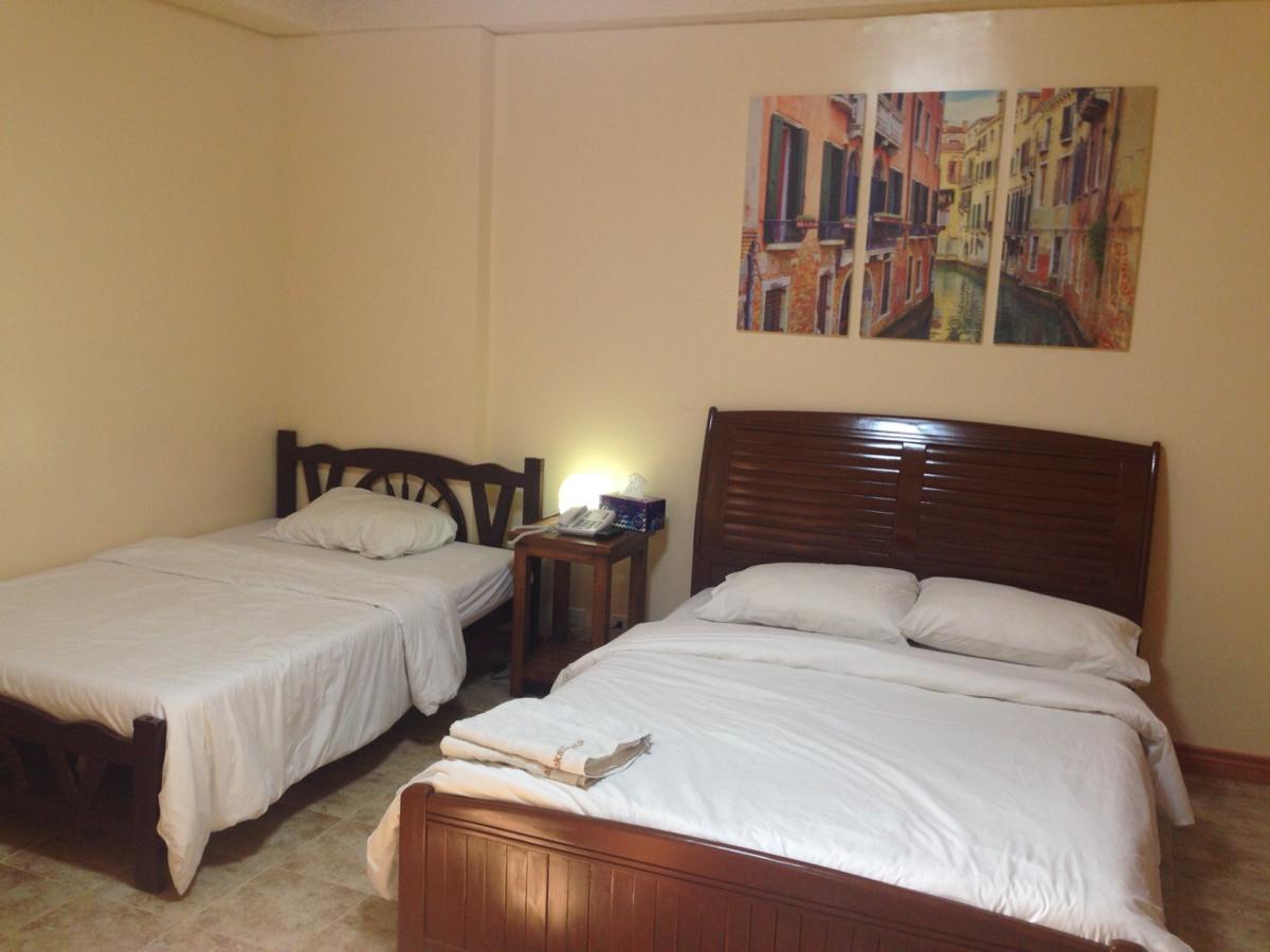 Makati Suites At Travelers Inn San Pedro Makati Eksteriør billede
