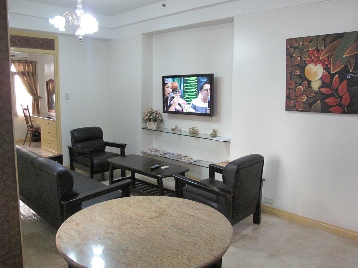 Makati Suites At Travelers Inn San Pedro Makati Eksteriør billede